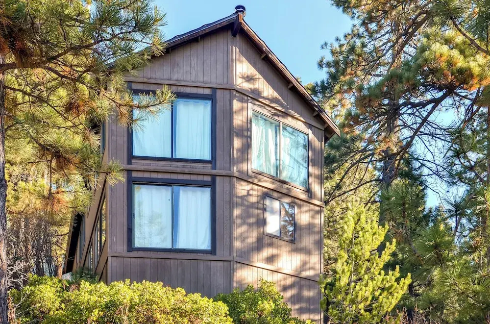 Cozy Lake-view Hideaway! Pet-friendly Truckee Home