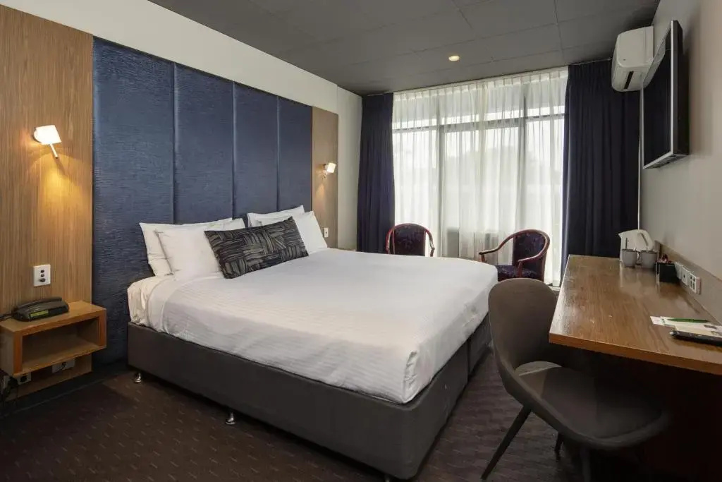 Economy room