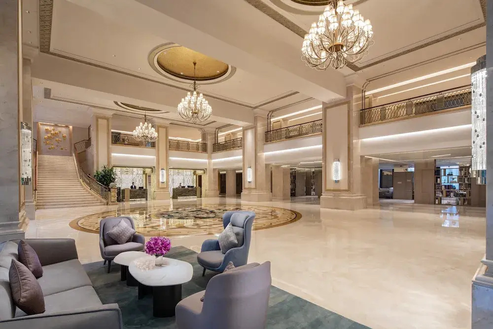 Lobby & Reception