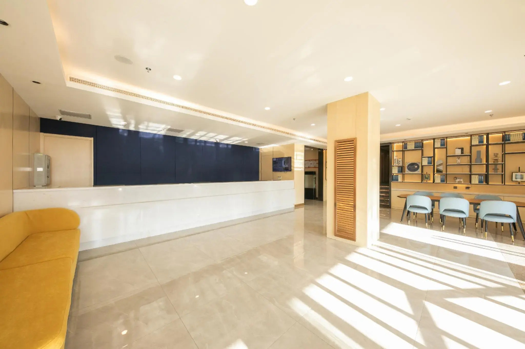 Lobby & Reception