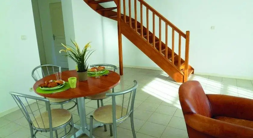 Balcony & Terrace