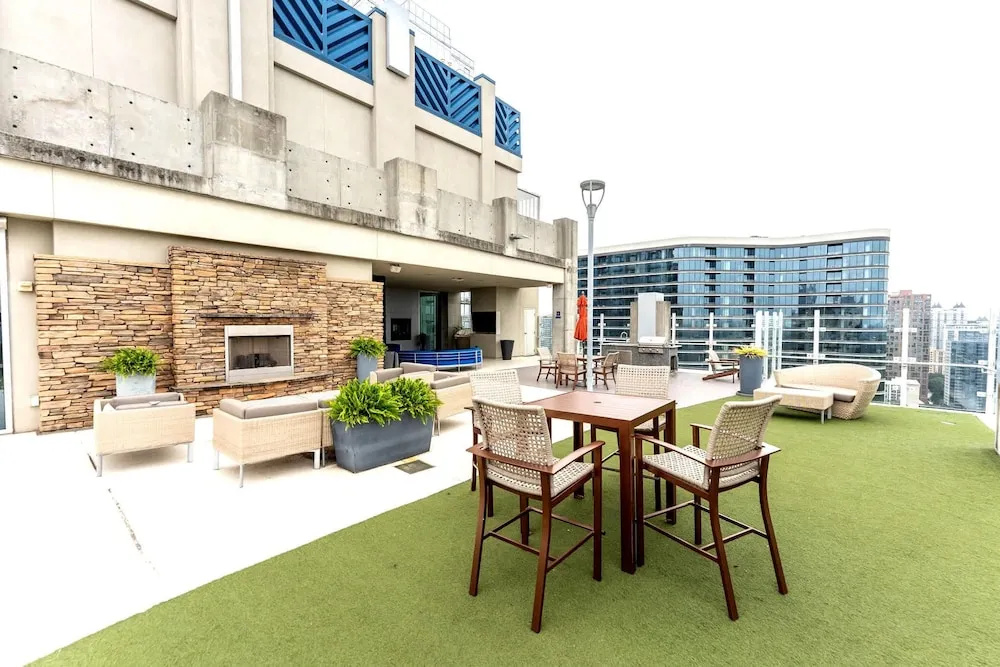 Midtown Atlanta 1BR Skyline Balcony Corner Suite by Piedmont Park Luxepad