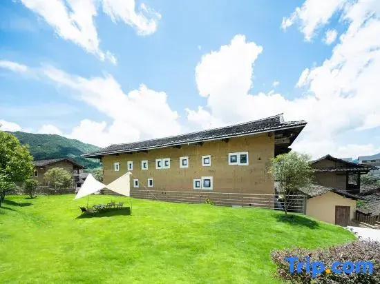 Xinsu Changrong Tulou Cultural Homestay (Yunshui Ballad Shop)