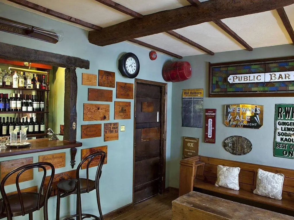 The Moonraker Hotel - Général