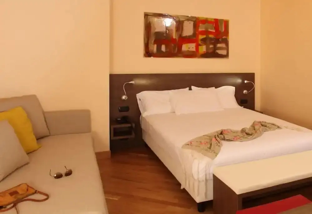 Double Junior Suite (full double bed)