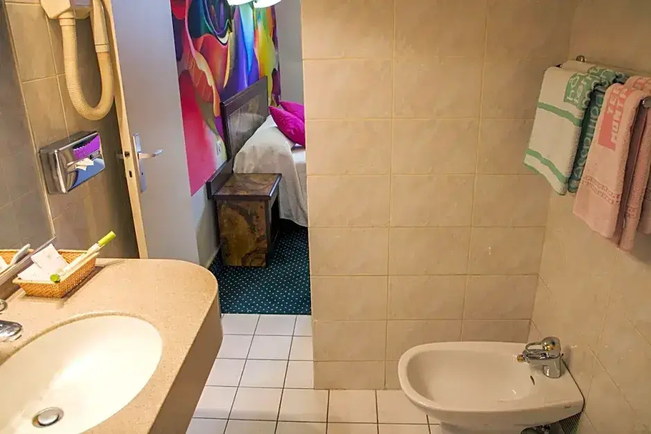 Hôtel Terminus Montparnasse 53