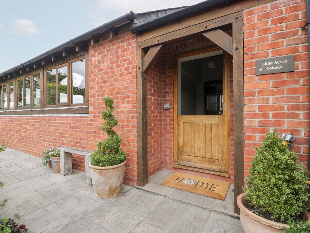 Little Acorn Cottage