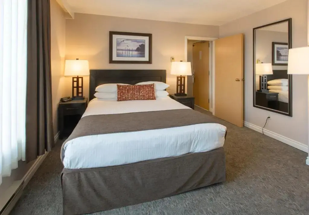Quadruple Family Suite