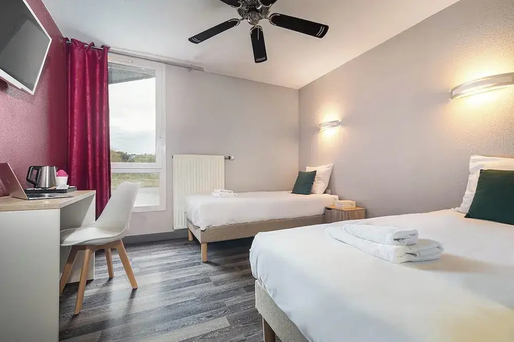 Standard Triple room
