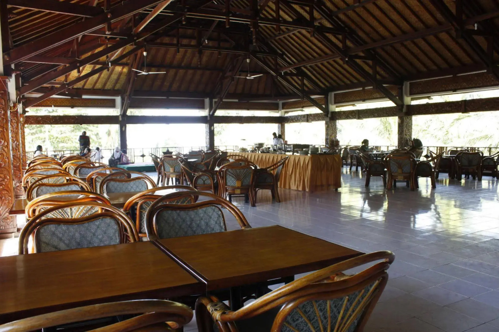 Surya Pesona Beach Hotel - Général