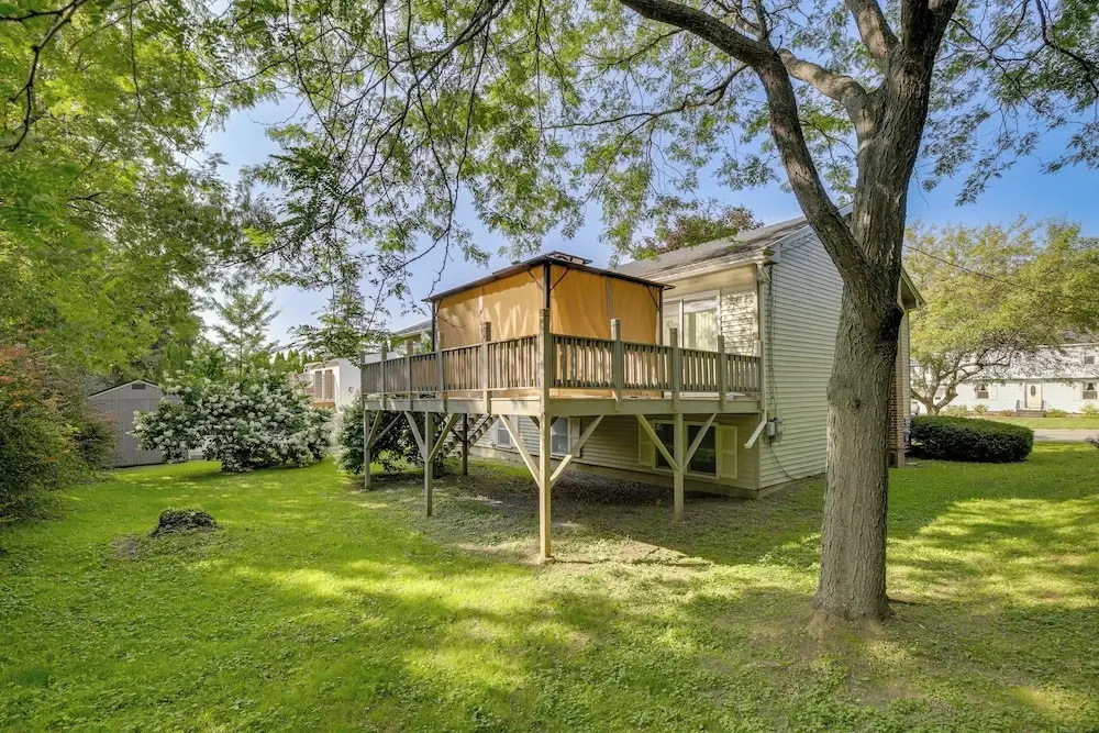 Great for Families: Waterville Retreat w/ Yard!