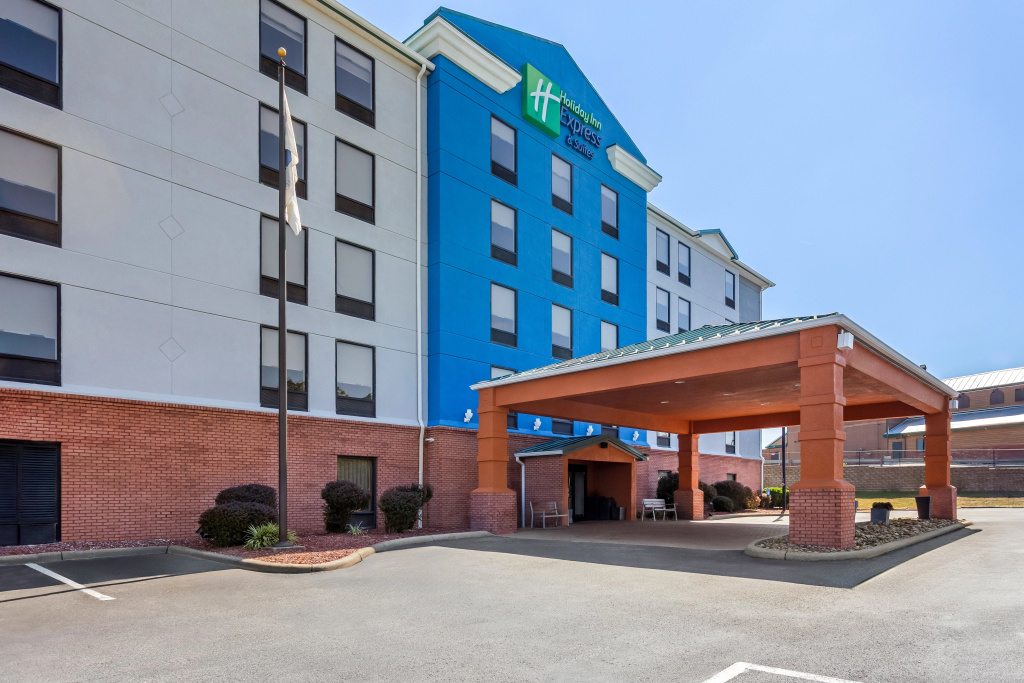 Holiday Inn Express Suites Charleston by IHG