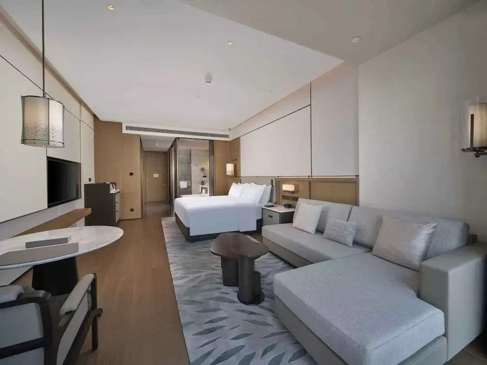 Executive Double room (full double bed)