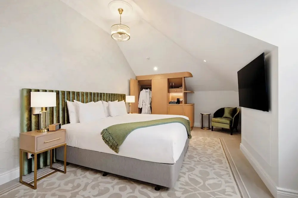 Superior Attic room