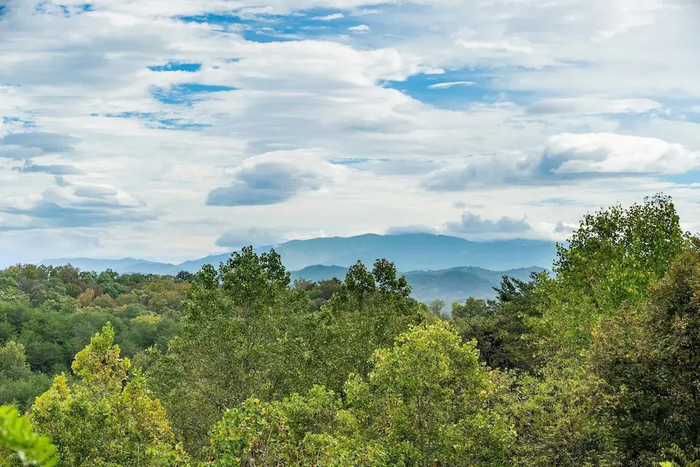 Heavenly View 2 Bedroom Cabin by RedAwning