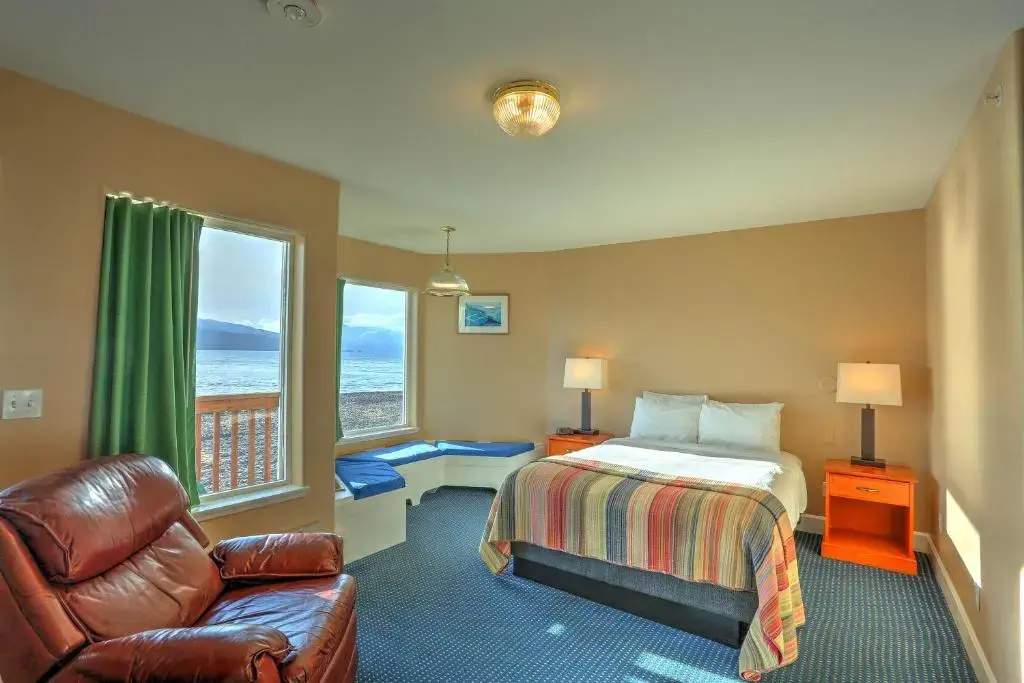Double Suite with sea view (full double bed)