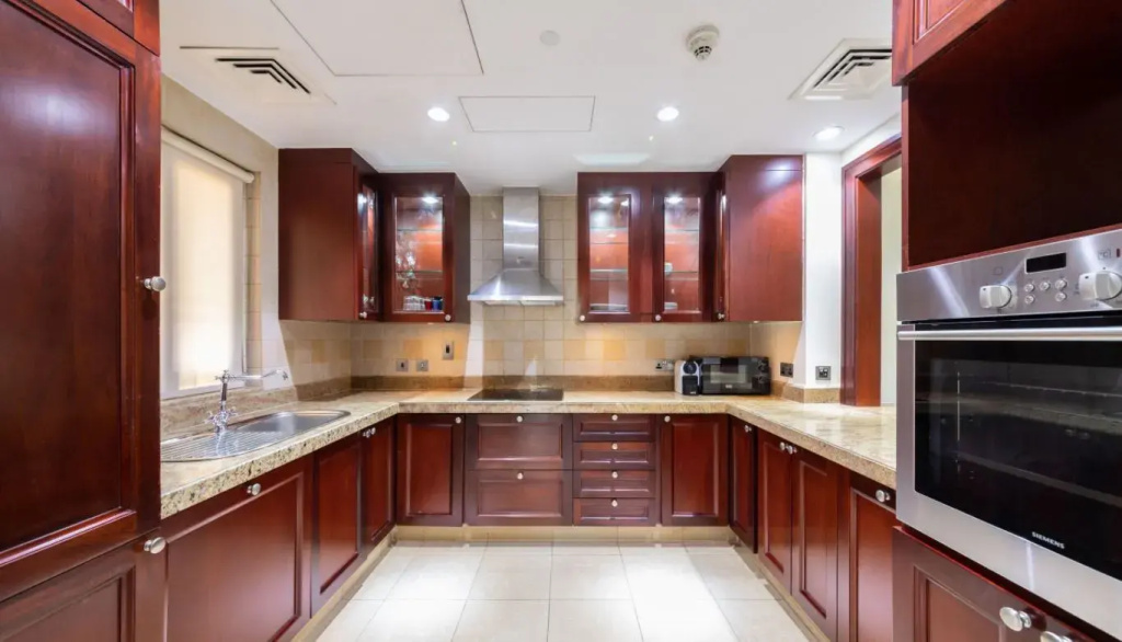 2 Bedrooms Apartment