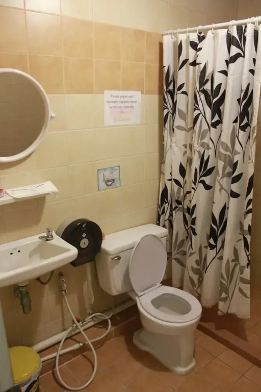 Двухместный номер Standard 2 отдельные кровати в CM City Hostel
