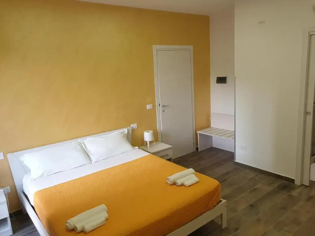 Standard Double room with sea view (full double bed)
