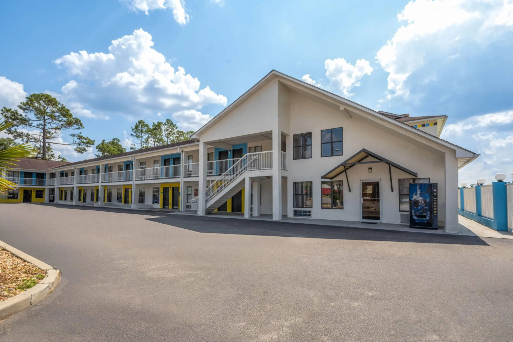 Days Inn by Wyndham Alma