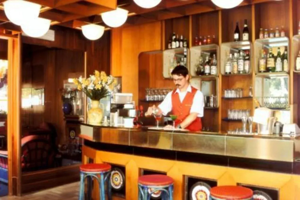 Food & Beverage