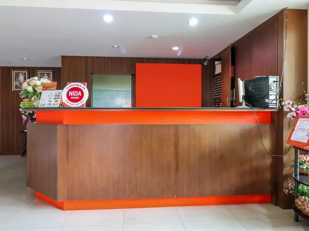 Lobby & Reception
