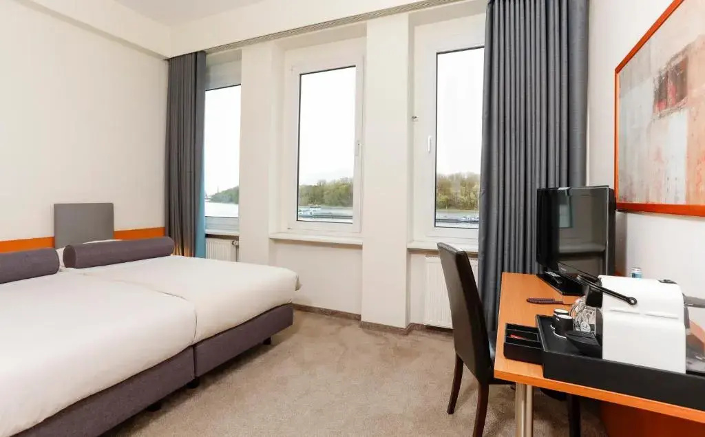 Superior Double room (full double bed)
