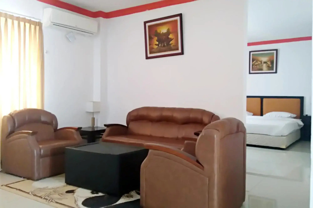 Lobby & Reception