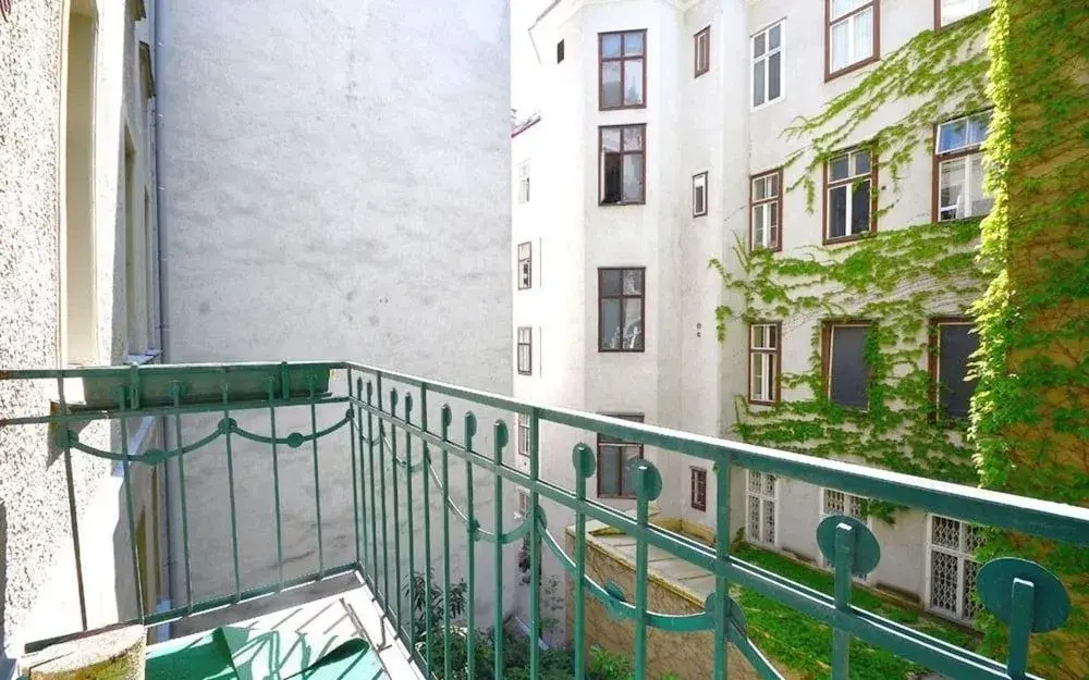 Vienna Residence Colossal Apartment With Balcony and Space for 8 Guest