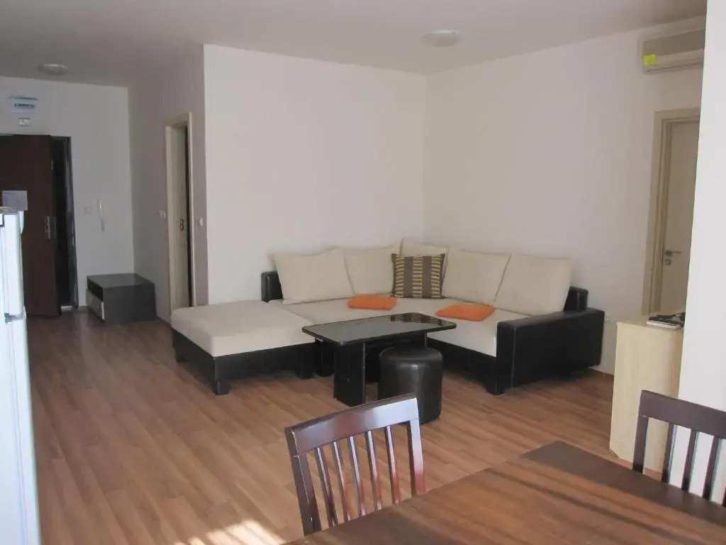 1 Bedroom Apartment with balcony