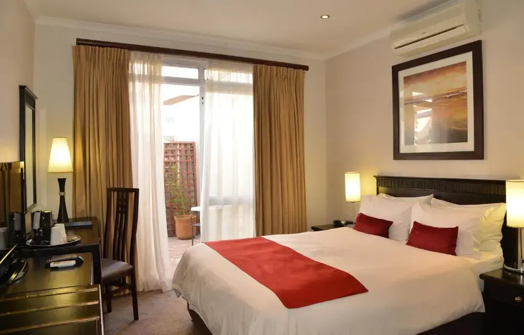Deluxe Double room (full double bed)