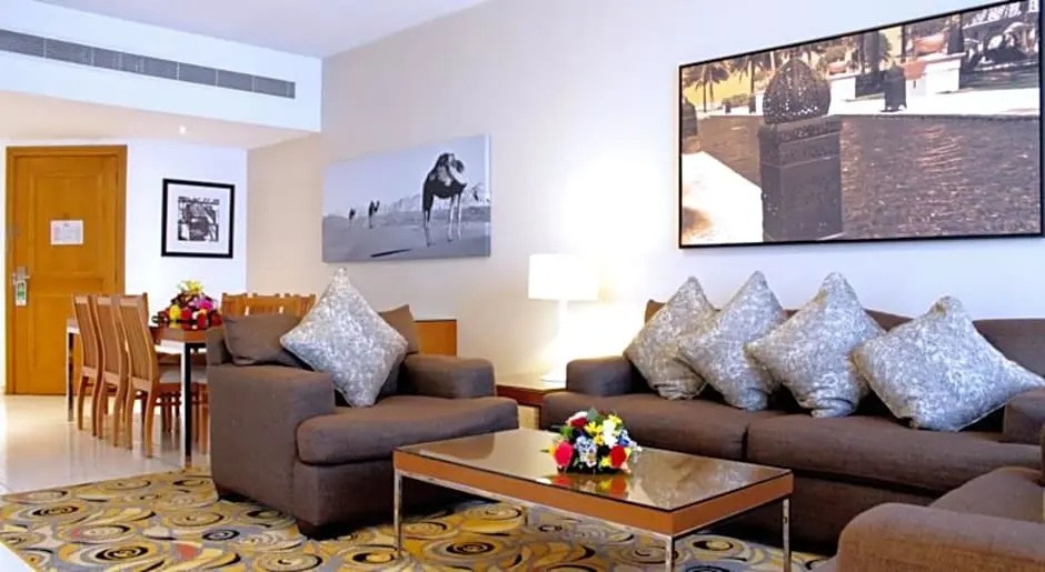 3 Bedrooms Apartment