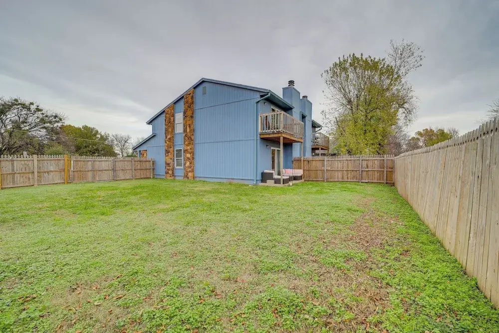 5 Mi to Route 66 Fun! Tulsa Towhome w/ Game Room