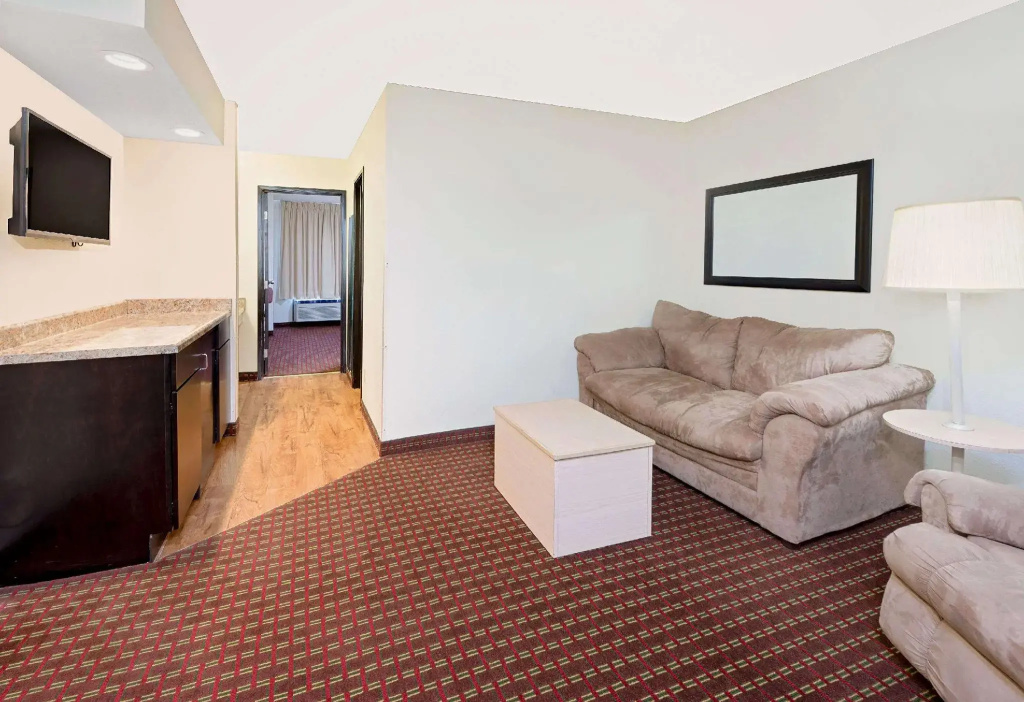 Double Suite (full double bed)