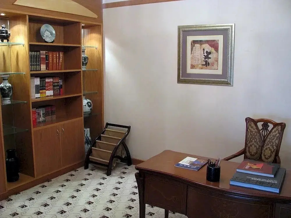 Lobby & Reception