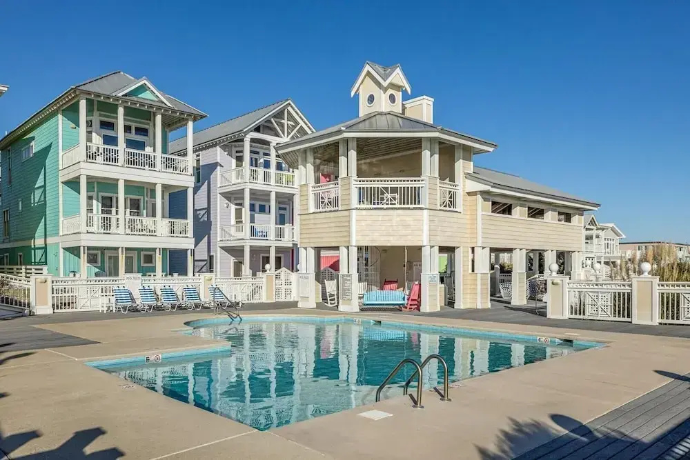 Dolphin Dreams 5 Bedroom Home by RedAwning