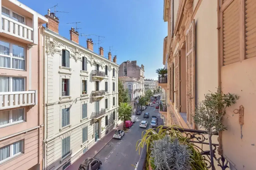 SERRENDY Fall in love Large 1-bedroom apartment 7min to Palais
