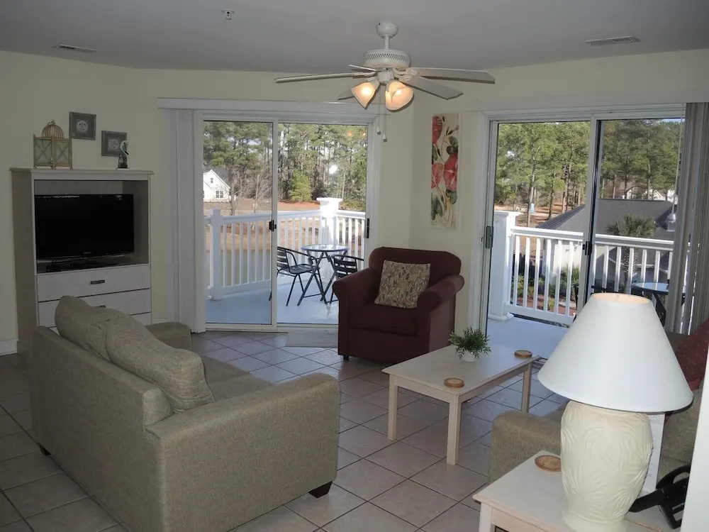 2 Bedrooms Villa with balcony