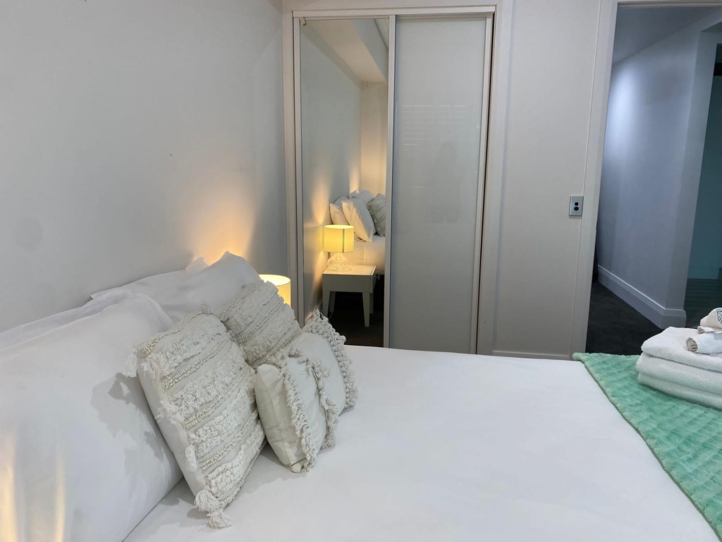 Spacious 2br Ocean Front View - Free Parking