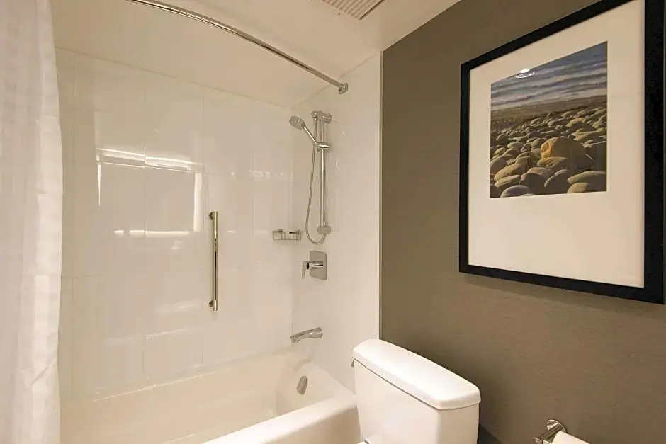 Standard Quadruple room with water view