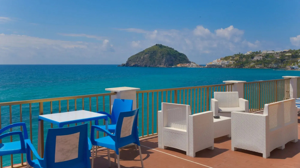 Beach & Waterfront