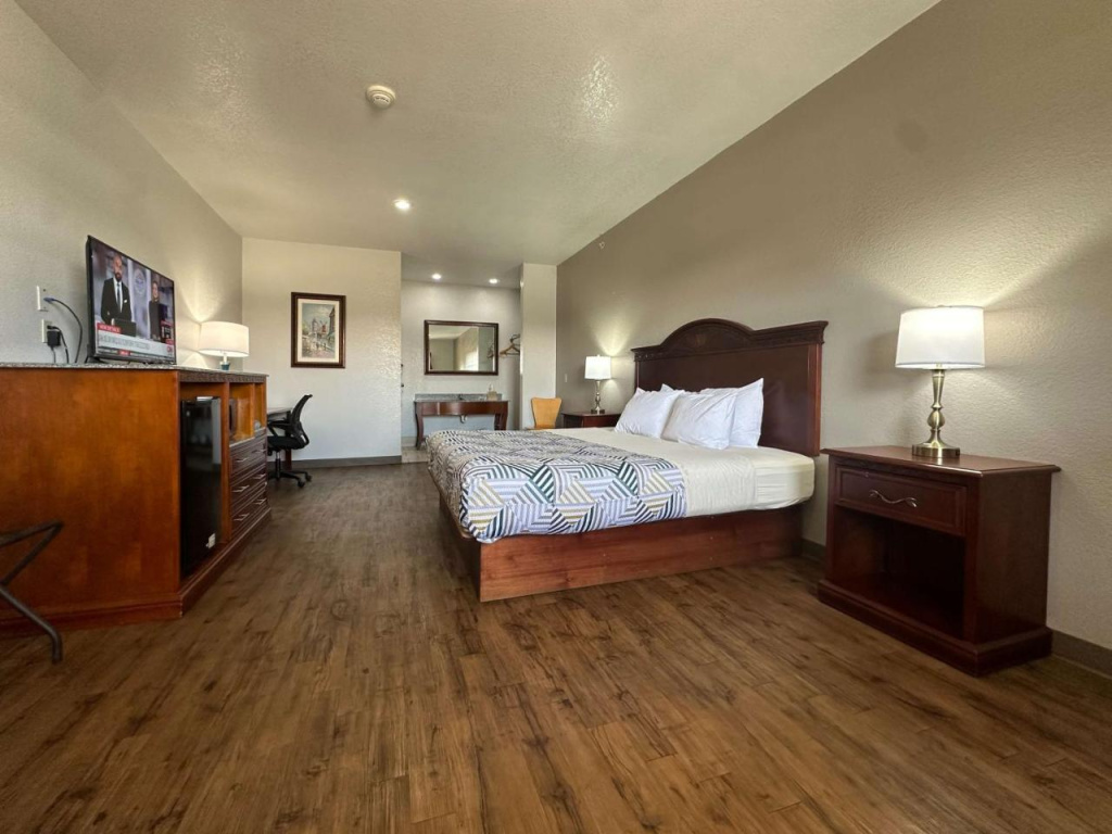 Super 8 ATOKA