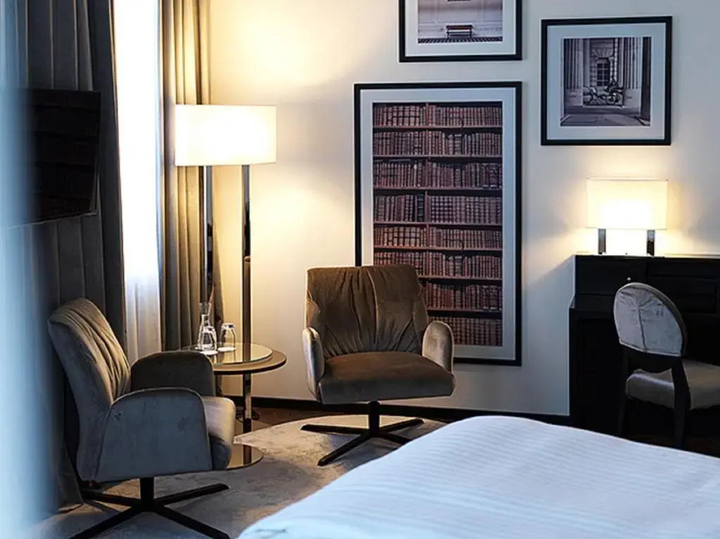 Steigenberger Hotel Herrenhof - Chambres