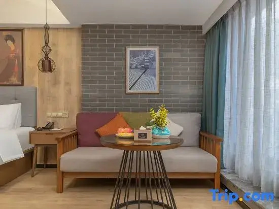Business Double room (full double bed)