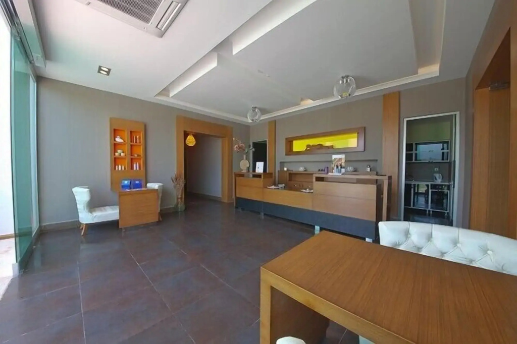 Lobby & Reception