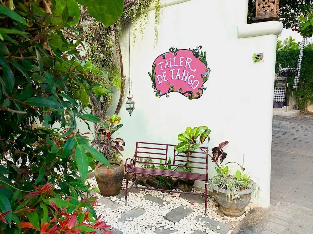 Tropical Oasis 2 BR Villa Near Beach