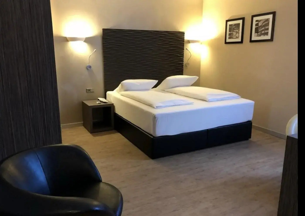 Standard Double room (full double bed)