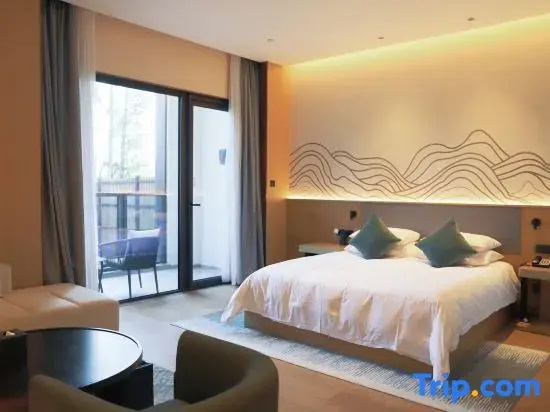 Deluxe Double room (full double bed)
