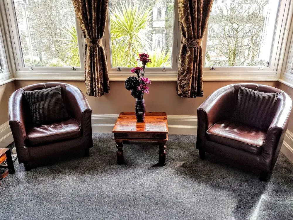 Lobby & Reception