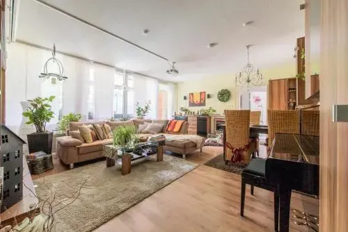 6393 Private Room